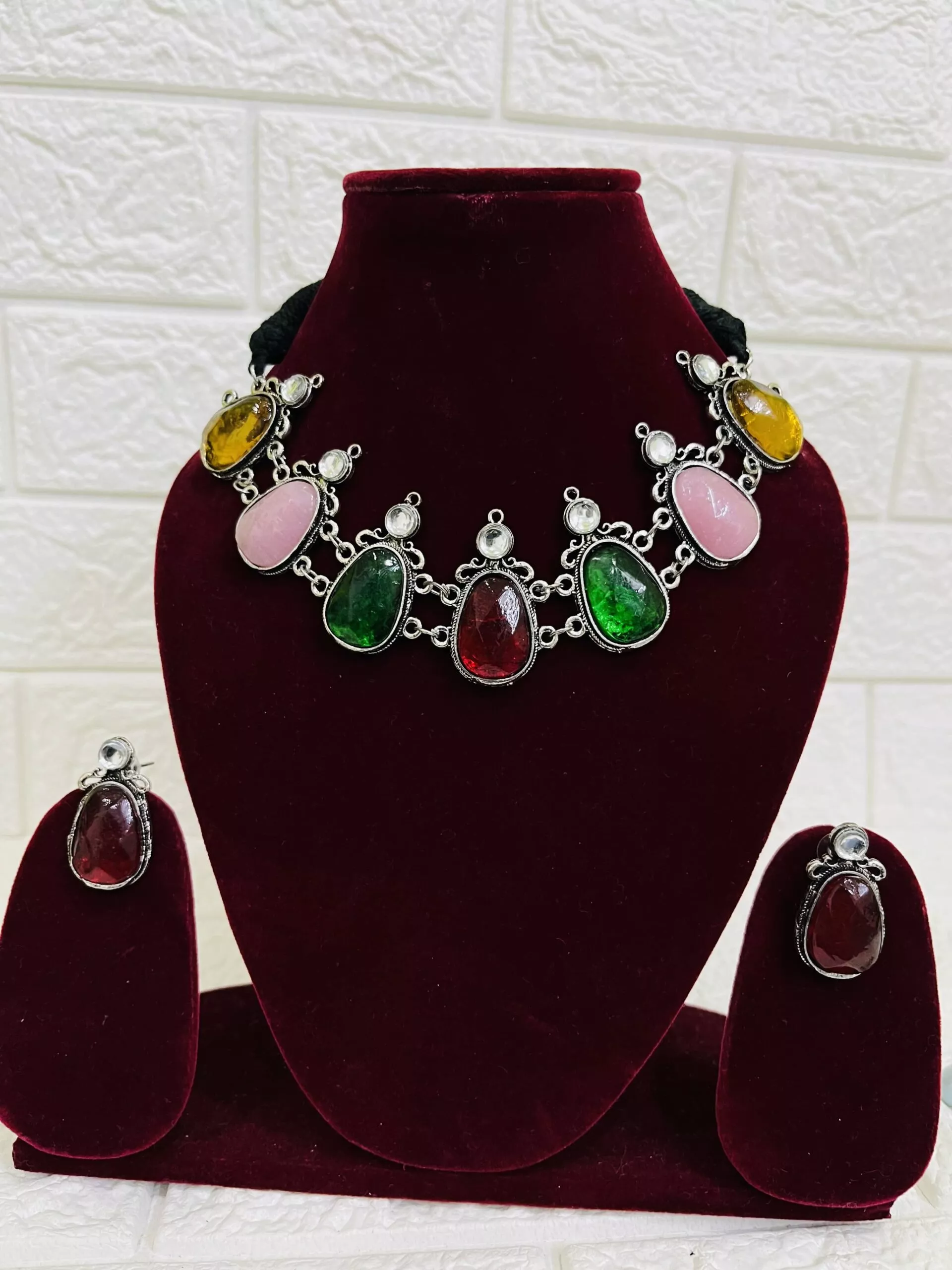 Saesha choker Saesha Choker