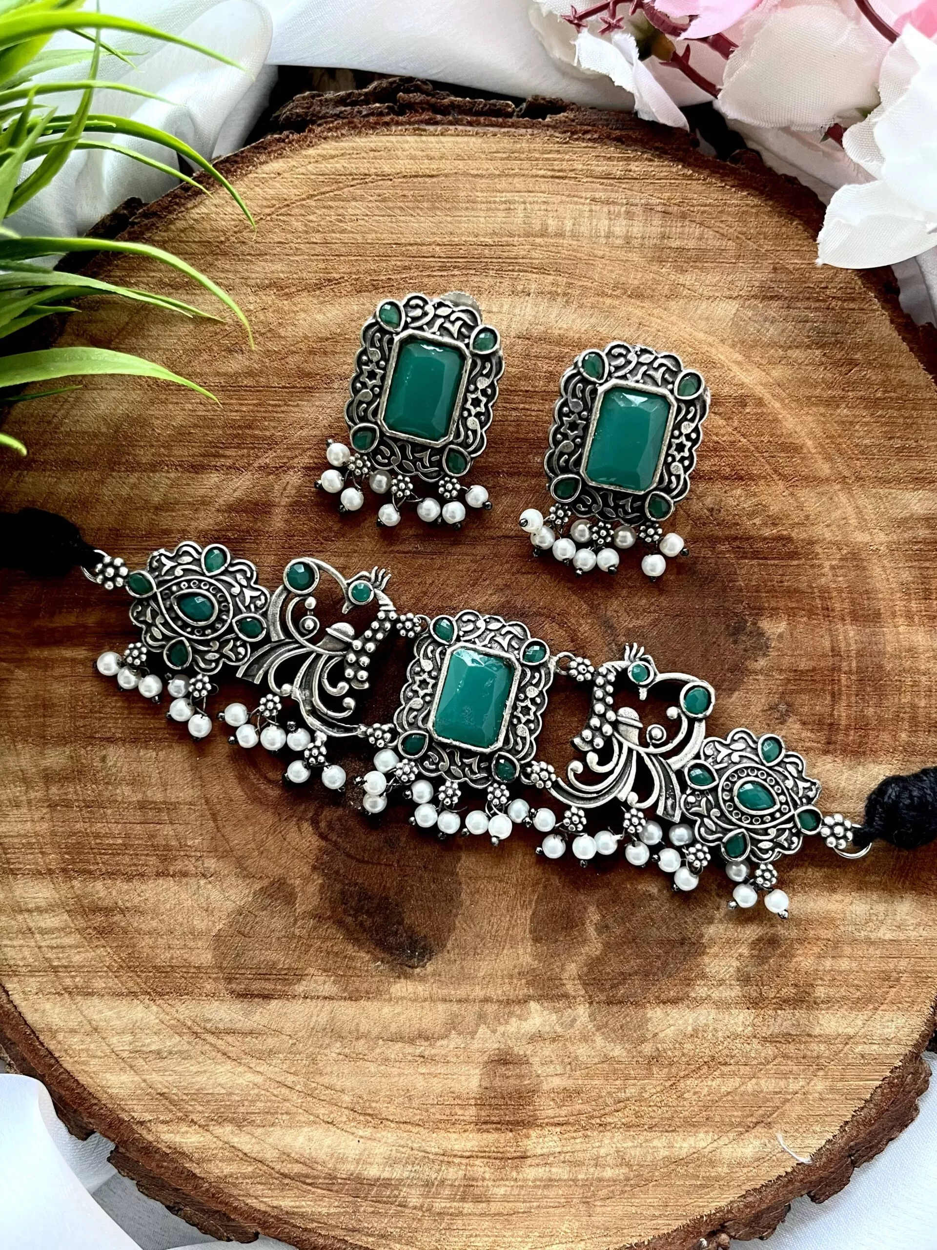 Gungun brass choker green Gungun brass choker green