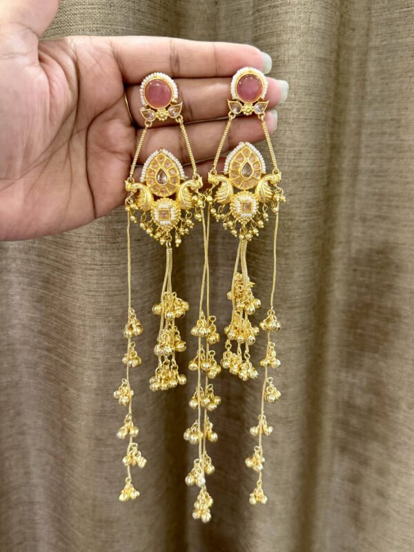 Junoon Earrings Pink