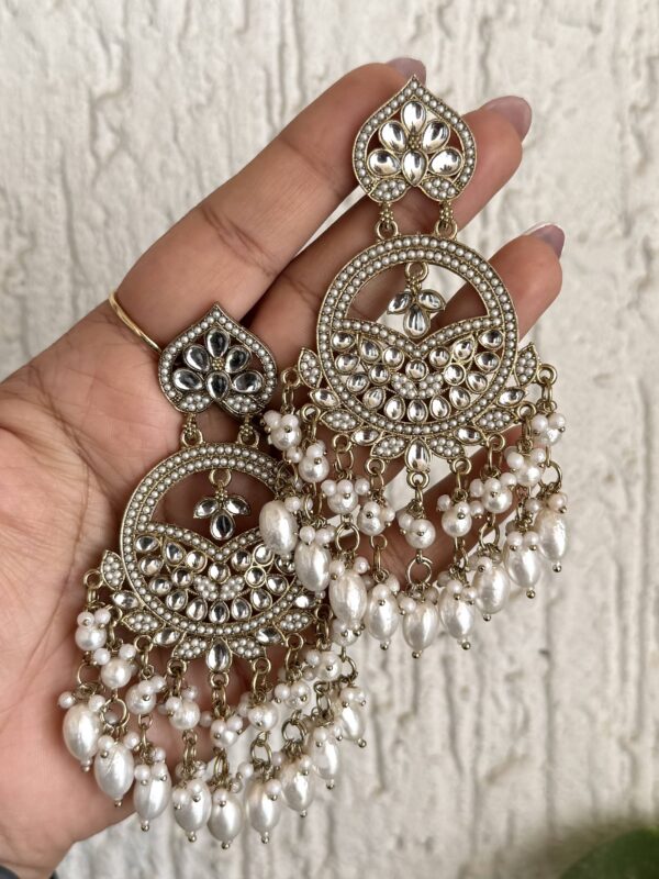 Aashvi Earrings